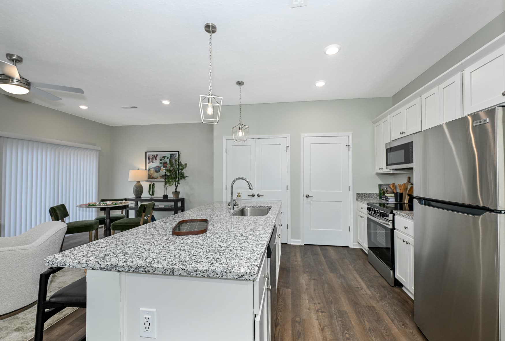 2BR Townhome kitchen island photo