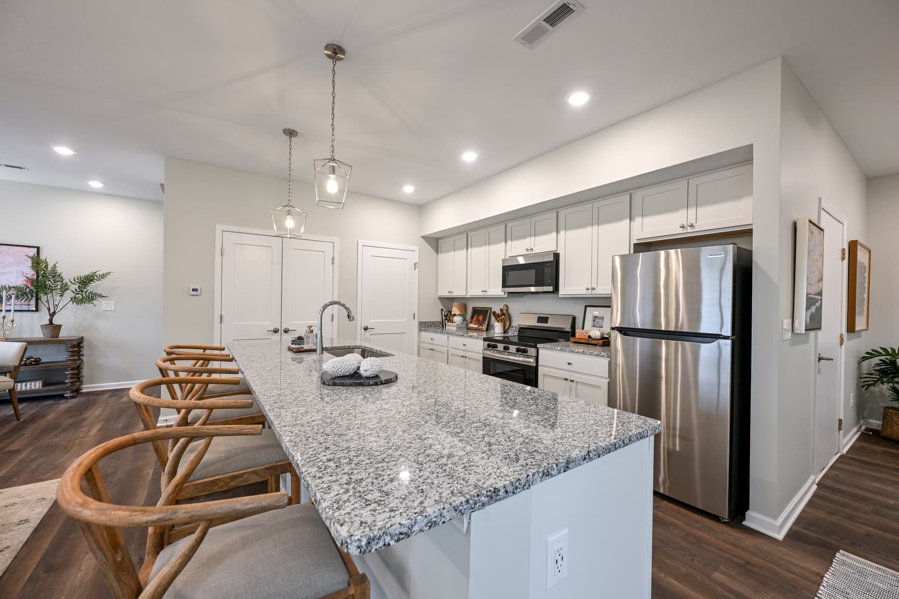 3BR Townhome kitchen island photo