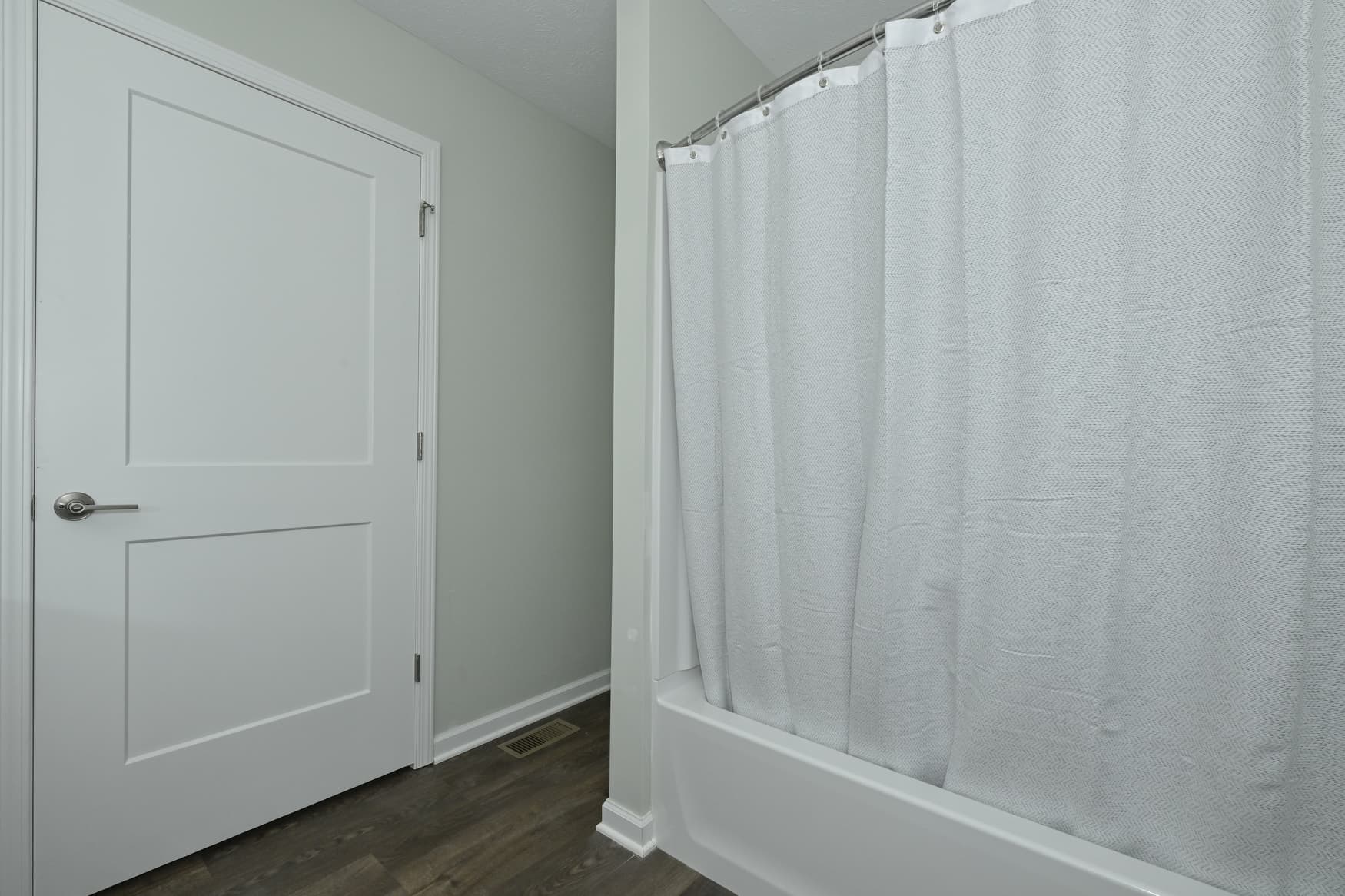 3BR Townhome full bathroom photo