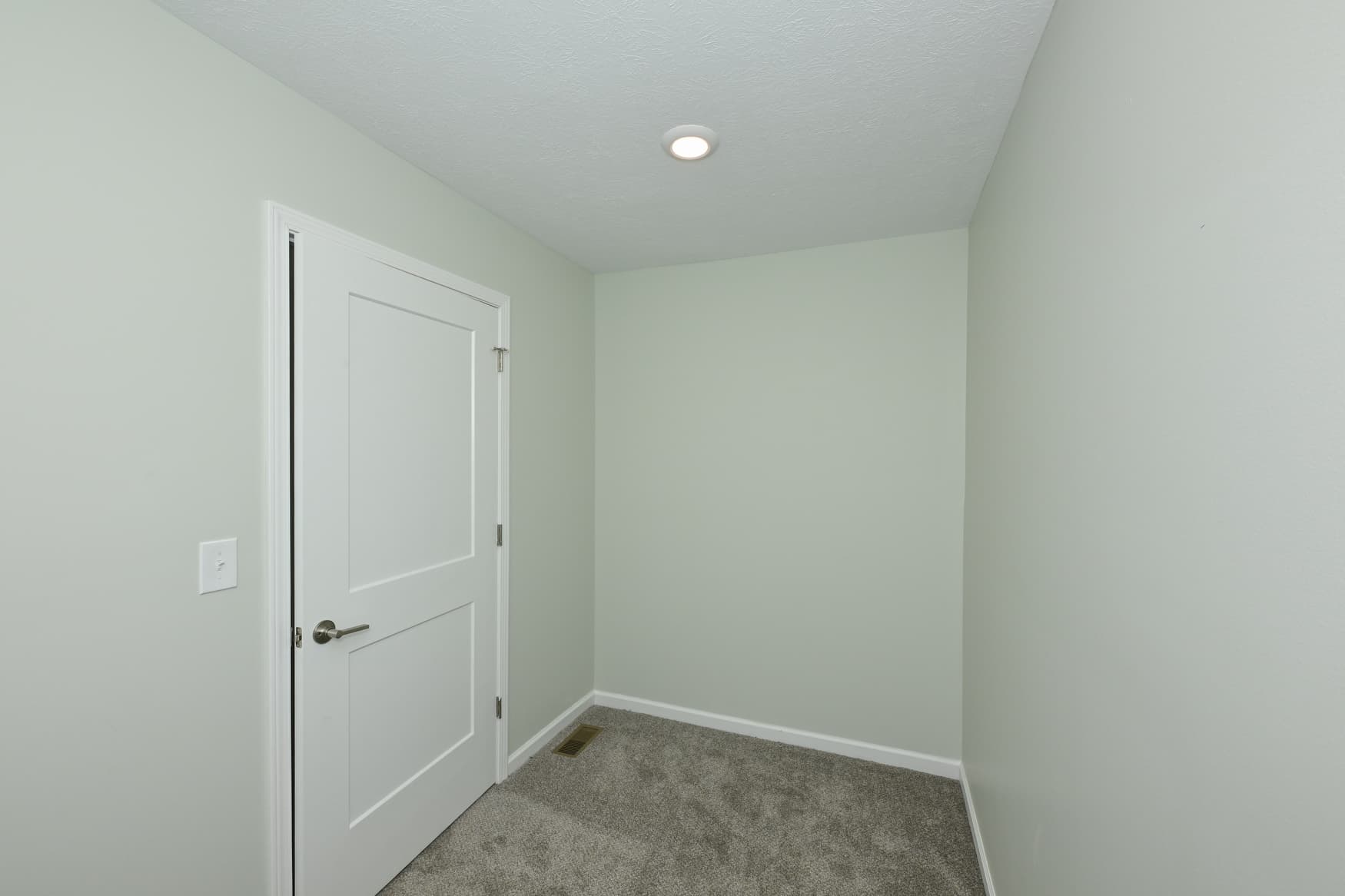 3BR Townhome walk-in closet photo
