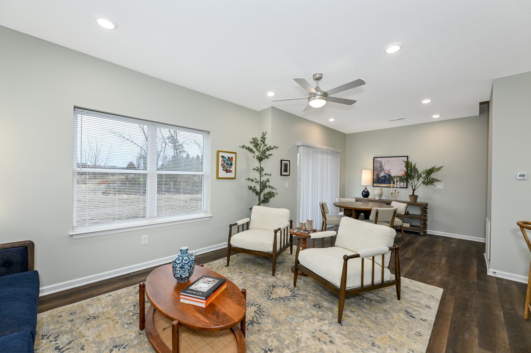 3BR Townhome living room photo