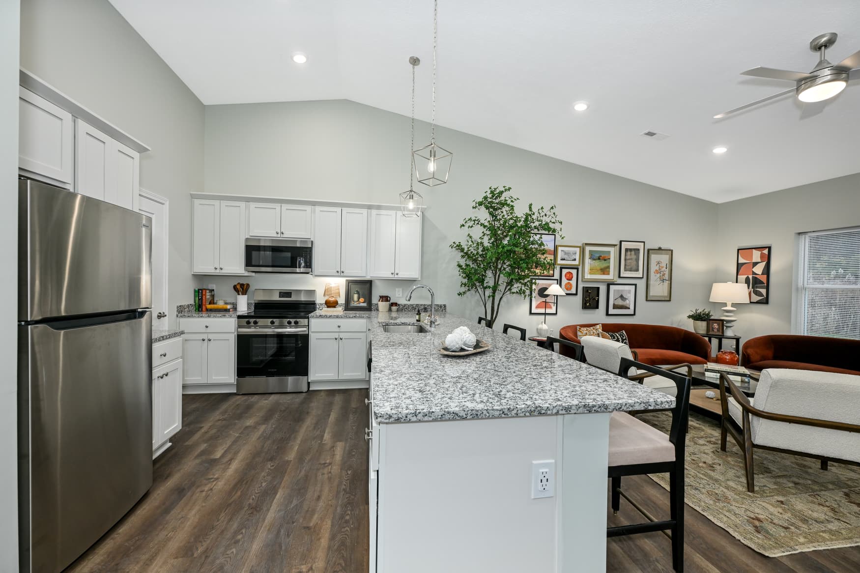 2BR Ranch kitchen photo